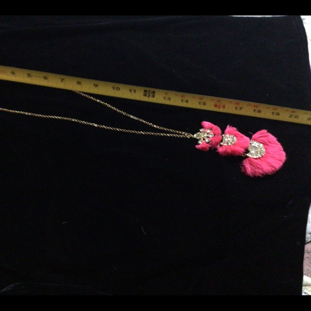 NWT hot pink fringe necklace with clear rhinestones - Picture 4 of 12